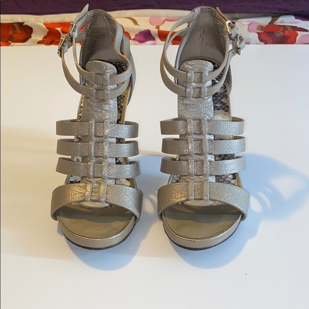 Beautiful Gianni Bini Heels!